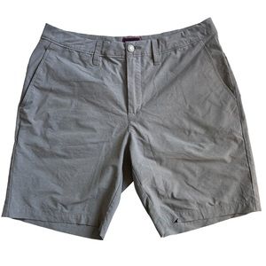 Grey untuckit mens hybrid short